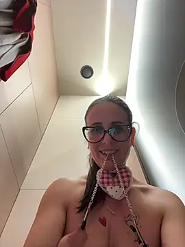 NataKitten live sex cam