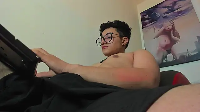 Adonibaskerville4's cam snapshot