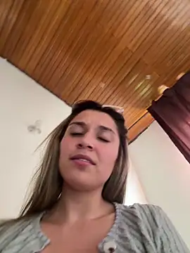 Isabella_Varella's cam snapshot