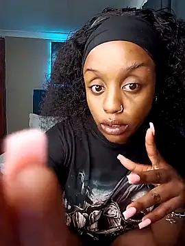 Queen-Chocolate's cam snapshot