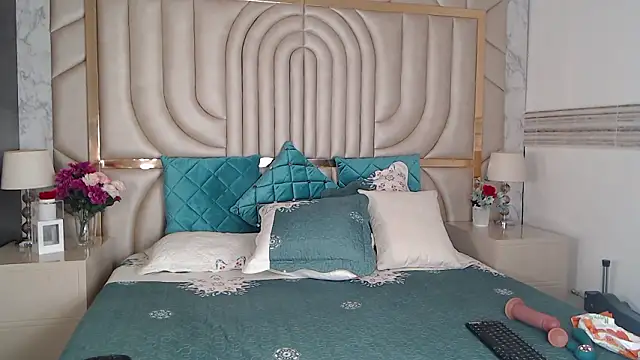 Charlotte_Storn's cam snapshot