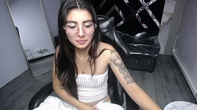 Cristal_love_v's cam snapshot