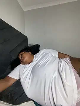 MissLola27's cam snapshot