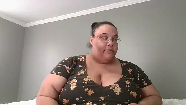 SexyBBW10790's cam snapshot