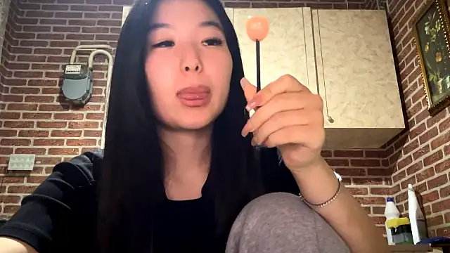 EmmaLeexth live sex cam