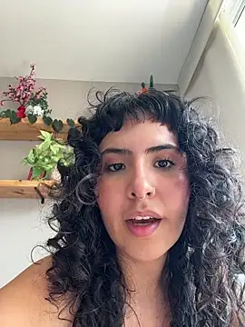 SugarTroubl33 live sex cam