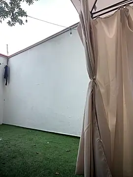 alicia-petite's cam snapshot