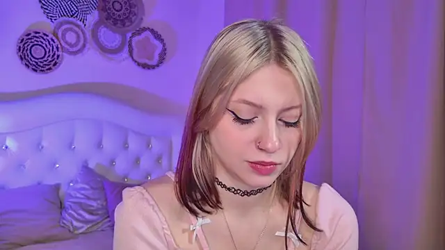 arielabradberry's cam snapshot