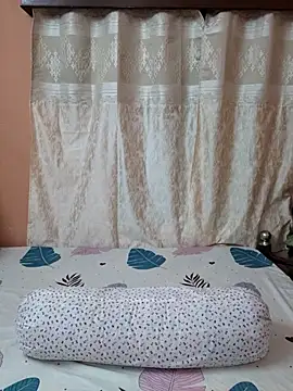 Cute-richa1 live sex cam