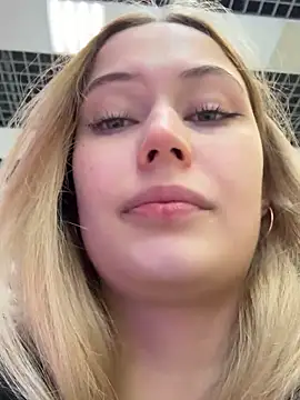 blonde_exe's cam snapshot