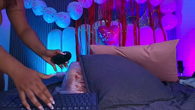 jones_maddy_'s cam snapshot