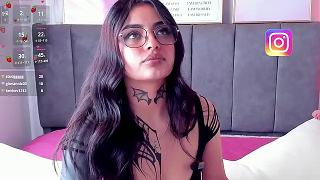 Hinataw33d01's cam snapshot