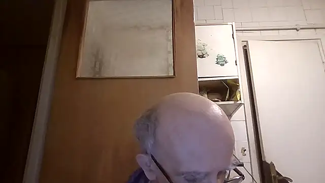 mariusica1@xh's cam snapshot