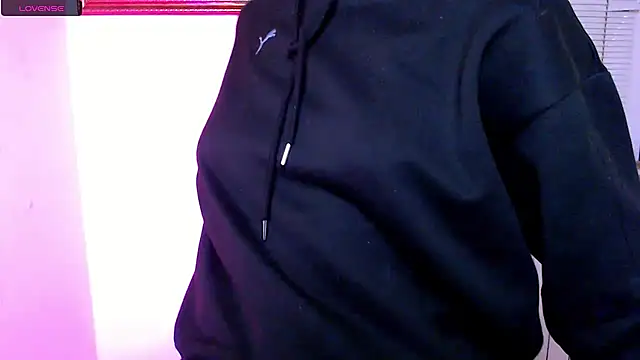 MissOliviaa_'s cam snapshot