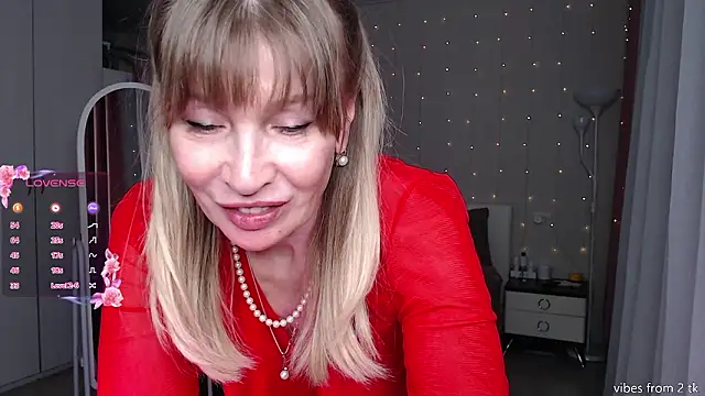 JuliaVilnet live sex cam