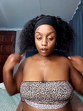 Queen-Chocolate's cam snapshot