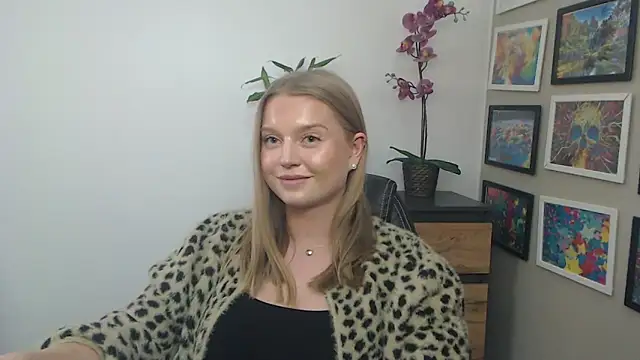 Mysteryerica's cam snapshot