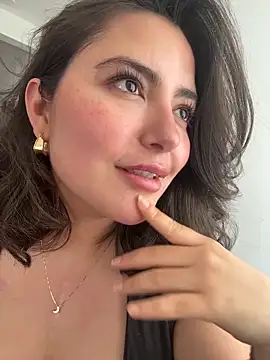 sukhakunis1 live sex cam