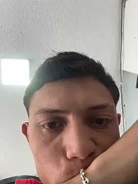 santiObrero live sex cam