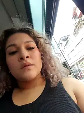 Sara_smiiith211 live sex cam