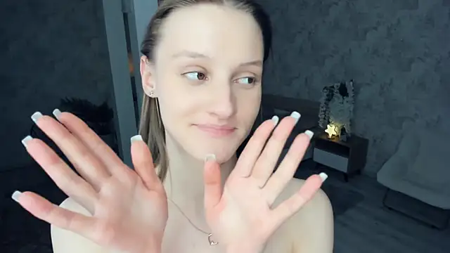 LianneBynon live sex cam