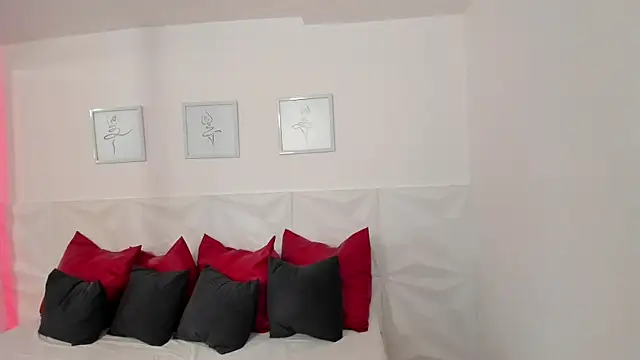 naomi_amoretti's cam snapshot