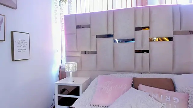 Maya-jhons's cam snapshot