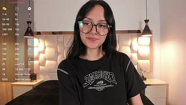 NiccolleHall's cam snapshot