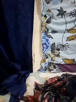 Priyajii-1111's cam snapshot