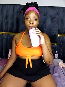 Young_Slut21's cam snapshot