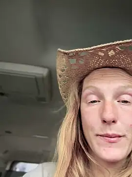 GoldenFlameGoddess live sex cam