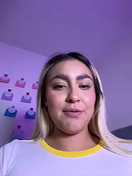 Elina_Hills's cam snapshot