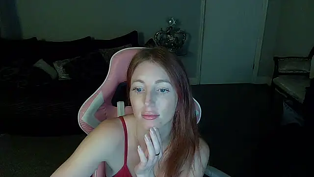 Red_firesquirt live sex cam