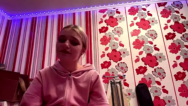 MiaBerlateen's cam snapshot