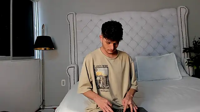 LiamMuller live sex cam