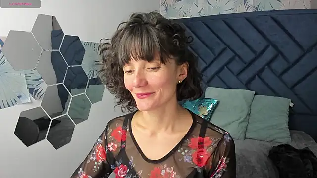 Valery_More__ live sex cam