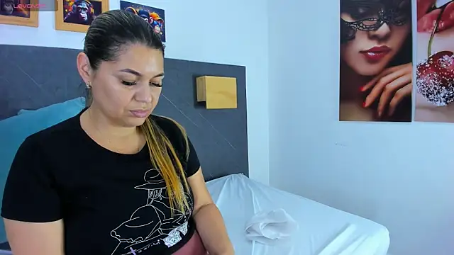 Andhrea_Vale live sex cam