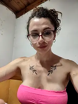 Nanucurlyxx live sex cam