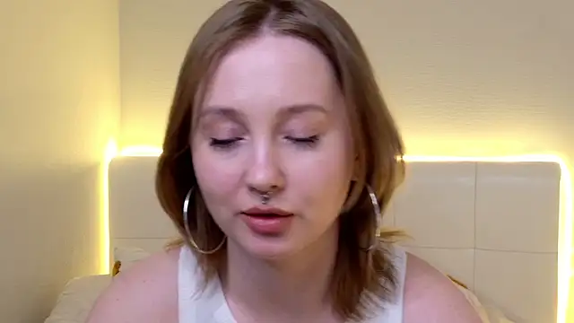 CandiceKingzzz live sex cam