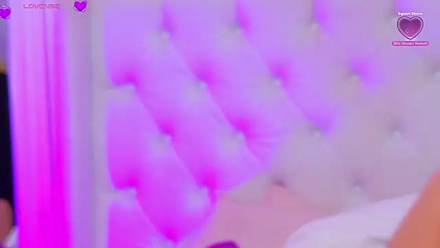 AriannaSins live sex cam