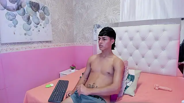 Ethan_Jamees's cam snapshot