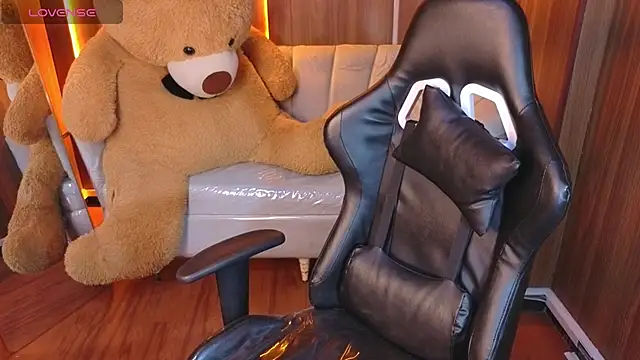 Kitty_fox_b's cam snapshot