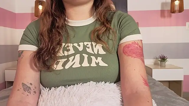 little_emma0's cam snapshot