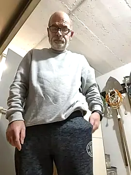 bottomhairy's cam snapshot