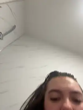 Victoria6989 live sex cam