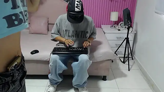 oblivionlove's cam snapshot