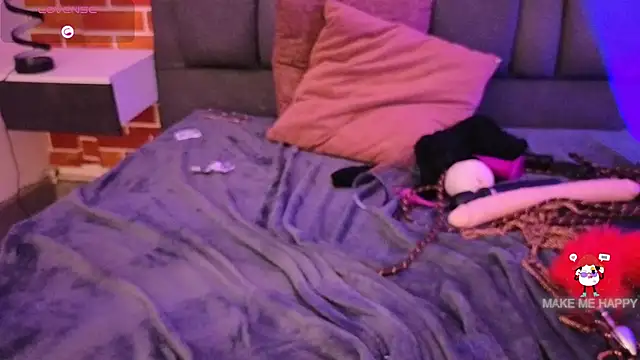 ghostwomaan's cam snapshot