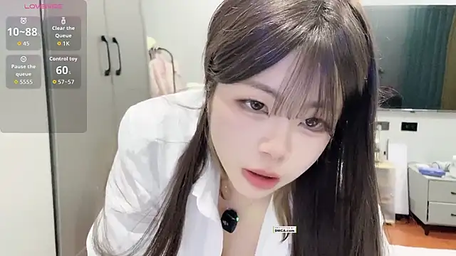 22Momo- live sex cam