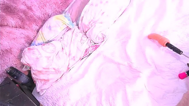 Dakota_Aroms's cam snapshot