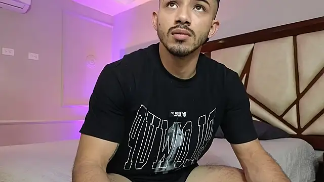 ArturoCardona_'s cam snapshot